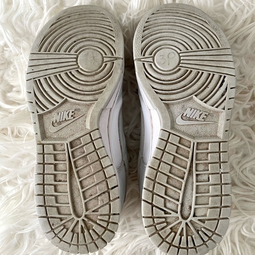 Women’s Nike Dunks - Picture 6 of 9